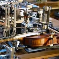 A fost inventat robotul care canta la vioara – VIDEO